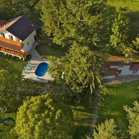 Пе́Трови Вили Ribarica Bagian luar foto