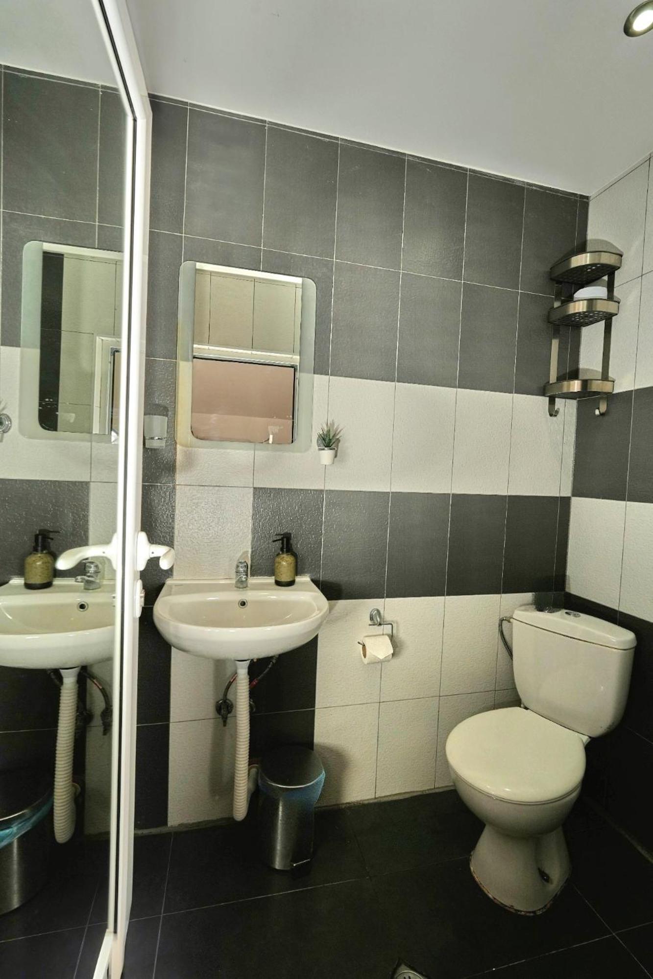 Пе́Трови Вили Ribarica Bagian luar foto